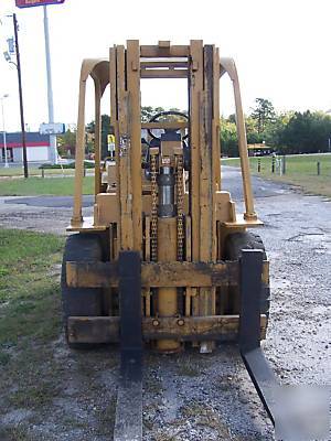 Caterpillar 8000 lb pneumatic forklift 1980 year