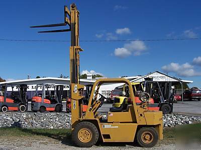 Caterpillar 8000 lb pneumatic forklift 1980 year