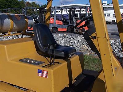 Caterpillar 8000 lb pneumatic forklift 1980 year