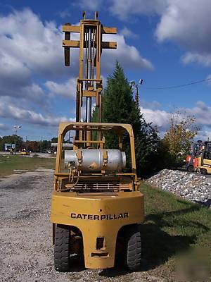 Caterpillar 8000 lb pneumatic forklift 1980 year