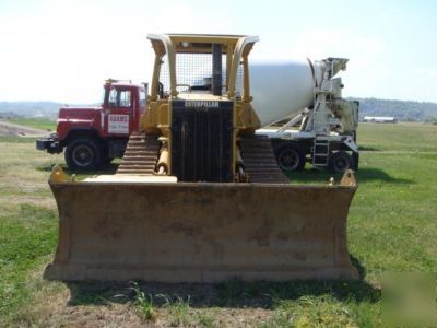 Caterpillar D5H dozer lowered 