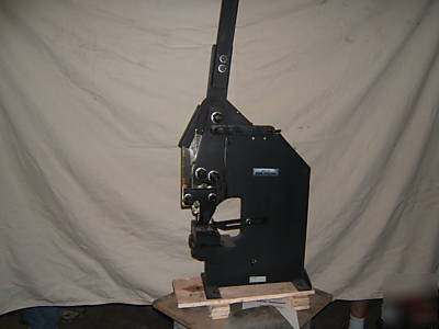 New hole punch press manual with 9 dies 