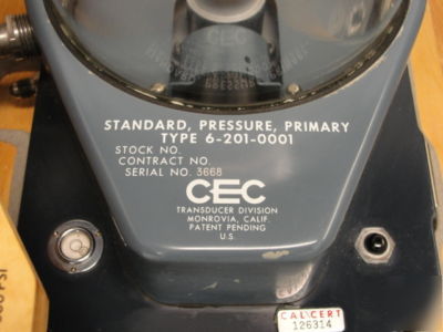 Primary pressure standard w/ wooden case by cec / 6-201
