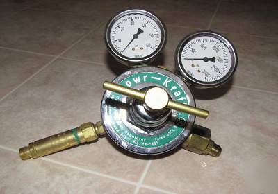 Set of 2-stage oxyacetylene regulators
