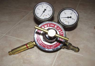 Set of 2-stage oxyacetylene regulators