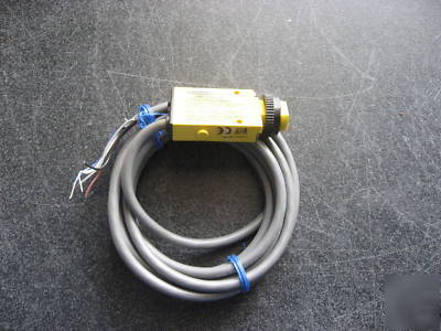 New banner engineering mini beam SME312CVB sensor 