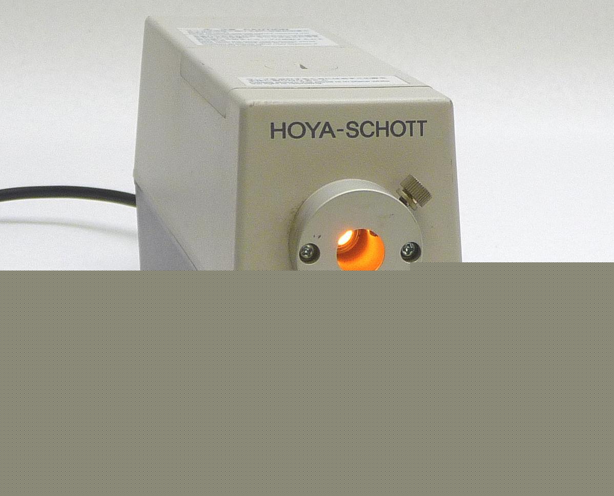 Hoya-schott megalight 100-d halogen lamp illumitator
