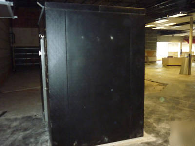 Flower glass door walk-in cooler