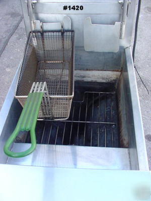 Deep fat fryer - natural gas - by frymaster