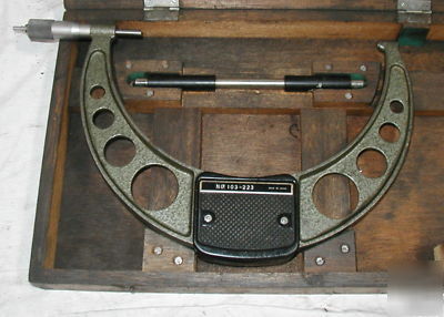Mitutoyo 8-9 inch micrometer. with case & standard.