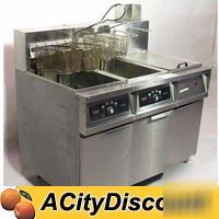 Used frymaster 2 comp elec deep fat 30LB w/ dump
