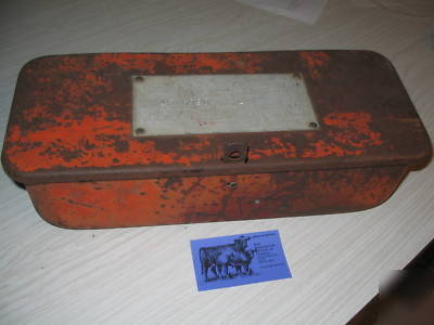 Case la toolbox with tag