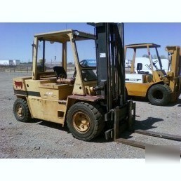 Mitsubishi caterpillar diesel 10,400# capacity forklift