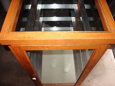 Bakery candy display case, oak & glass, no 