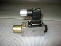 New lot of 4 - - rexroth solenoid/valves p/n HED40A17/350