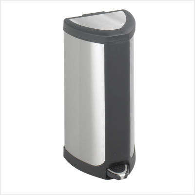 Step-on 4 gallon receptacle in stainless steel