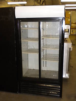 True two sliding doors merchandiser cooler, model GDM33