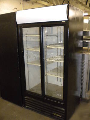 True two sliding doors merchandiser cooler, model GDM33