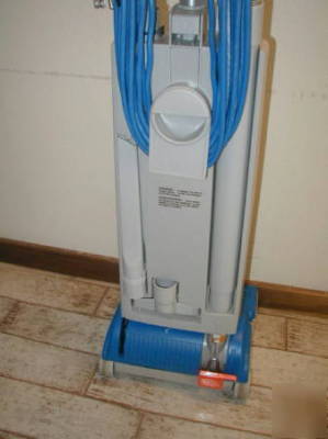 Windsor sensor S12 vacuum cleaner vac w/ attachments 