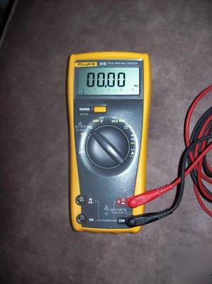 Fluke 26-iii digital multimeter w/ leads 26-3