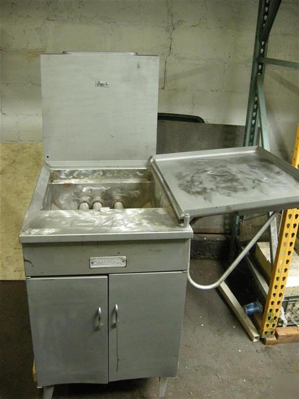 Pitco frialator high production chicken fryer good