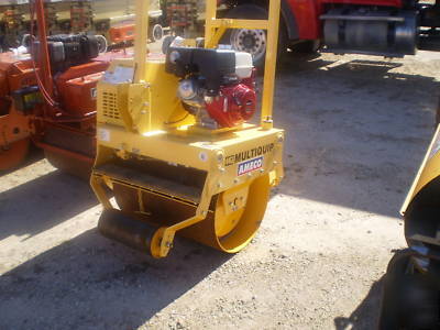 Multiquip single drum vibratory roller