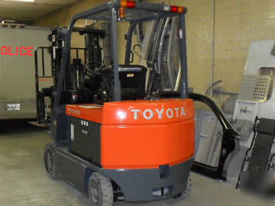 2008 toyota forklift (electric)