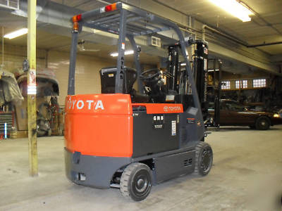 2008 toyota forklift (electric)