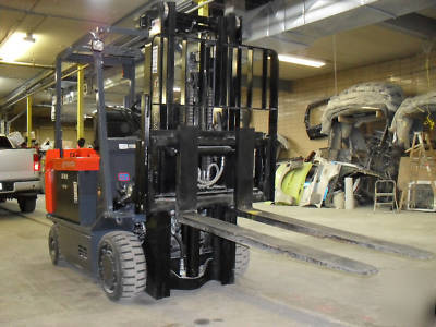 2008 toyota forklift (electric)