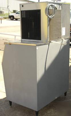 Used cornelius 780 lb ice maker w/580LB bin 220V XAC830