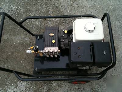 Honda GX390 powerwasher with 2 turbo jets & interpump