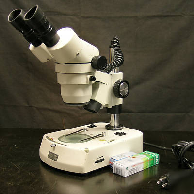 Edmund scientific stereo zoom microscope 10X - 40X