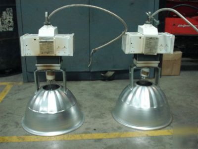 Commercial lighting 400 watt high bay fixtures w/ bulbs