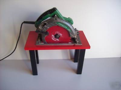 New circular saw stand provides safety and protection 
