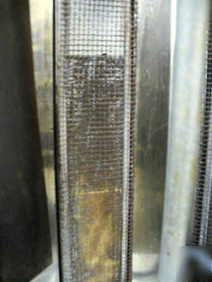 Auto-doner vertical rotisserie/broiler