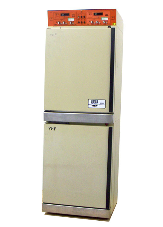 Napco 6300 water-jacketed dual chamber CO2 incubator