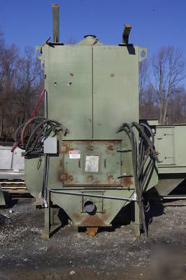 Sand/shot blast system w/ rotary table/recovery hopper