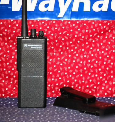 Motorola P110 GP300 p-110 gp-300 vhf radio w ant & batt