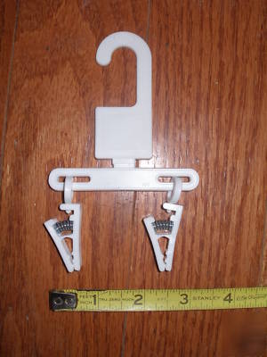 25 shoe hangers for display and shoe sales holder racks