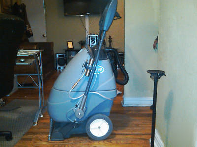 Barely used aquaclean 18FLX carpet cleaner