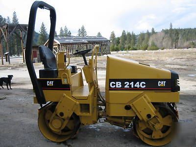 Caterpillar CB214C tandem vibratory smooth drum roller