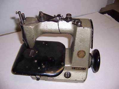 Singer hat industrial sewing machine 240 w 2 - broken