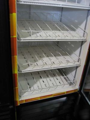 Beverage air 1 glass door upright refrigerator 9040