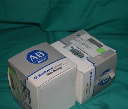 New allen bradley 700-ZBR520AZ1 safety relay in boxes