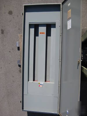 Square d i-line 3R main lug panelboard 400 amp 600V 3P