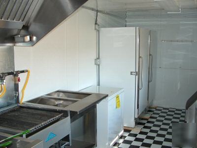 8 x 28 2010 gooseneck mobile kitchen concession trailer