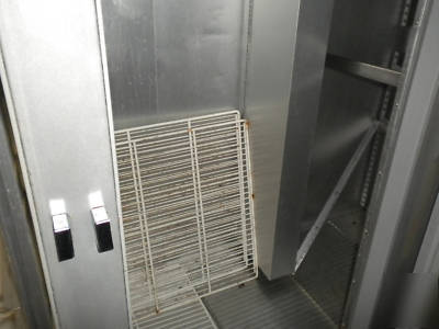*****beverage air 3 door cooler... 