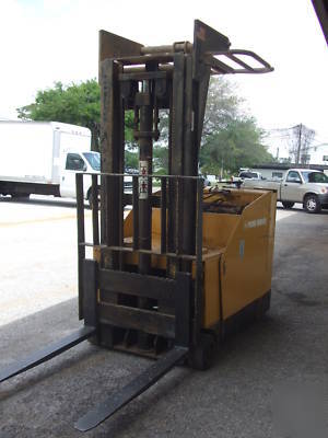 Forklift truck - electric with charger