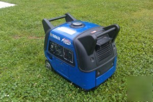 Portable yamaha generator EF3000ISEB .... super quiet