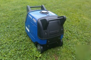 Portable yamaha generator EF3000ISEB .... super quiet